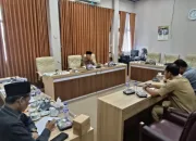 Belajar di Tepi TPA, Komisi IV DPRD Pamekasan Desak Pemerintah Segera Bangun Gedung Baru untuk SDN Tamberu 2