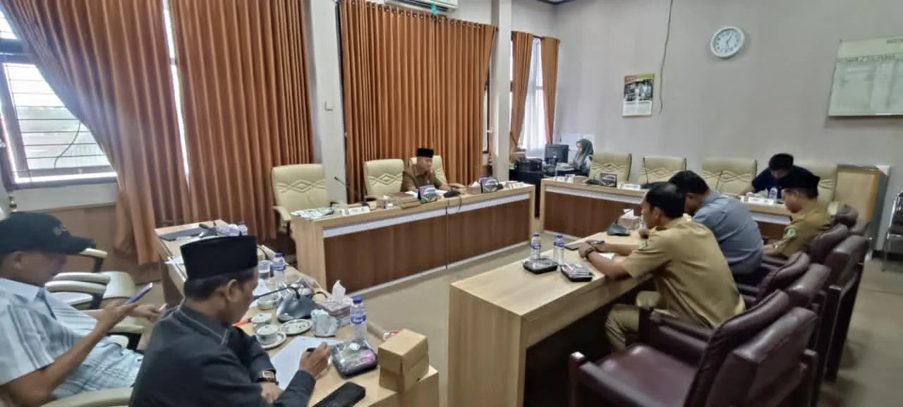 Disdik Pamekasan Bersama BPKAD Saat Rapat Dengan Komisi IV DPRD Pamekasan