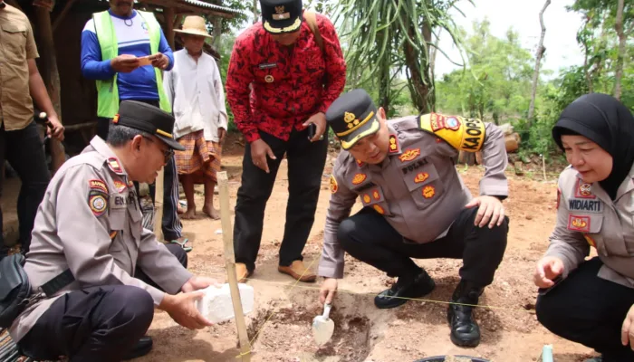 Polres Sumenep Gelar Bedah Rumah untuk Warga Kurang Mampu, Tingkatkan Kedekatan dengan Masyarakat