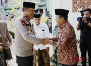 Kapolda Jatim Silaturahmi ke Ponpes Miftahul Ulum Panyeppen: Perkuat Sinergi Ulama dan Aparat Jaga Kondusivitas Madura