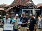 Peduli Musibah, YBM PLN UP3 Madura Bantu Warga Terdampak Kebakaran
