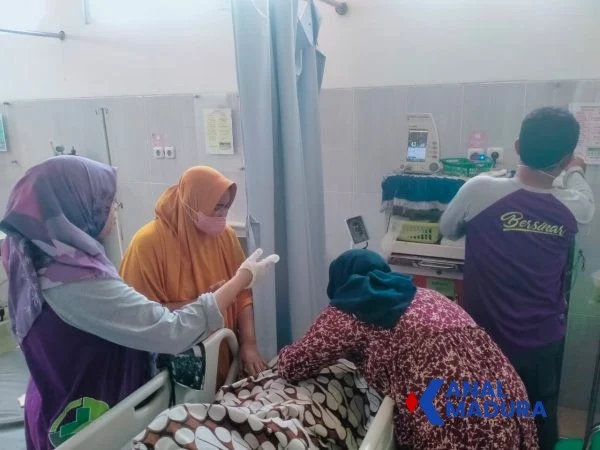 Korban Saat Dirawat di Puskesmas 