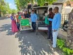 Menjelang Idul adha KJJT menggelar Bagi bagi Sembako kepada tukang becak