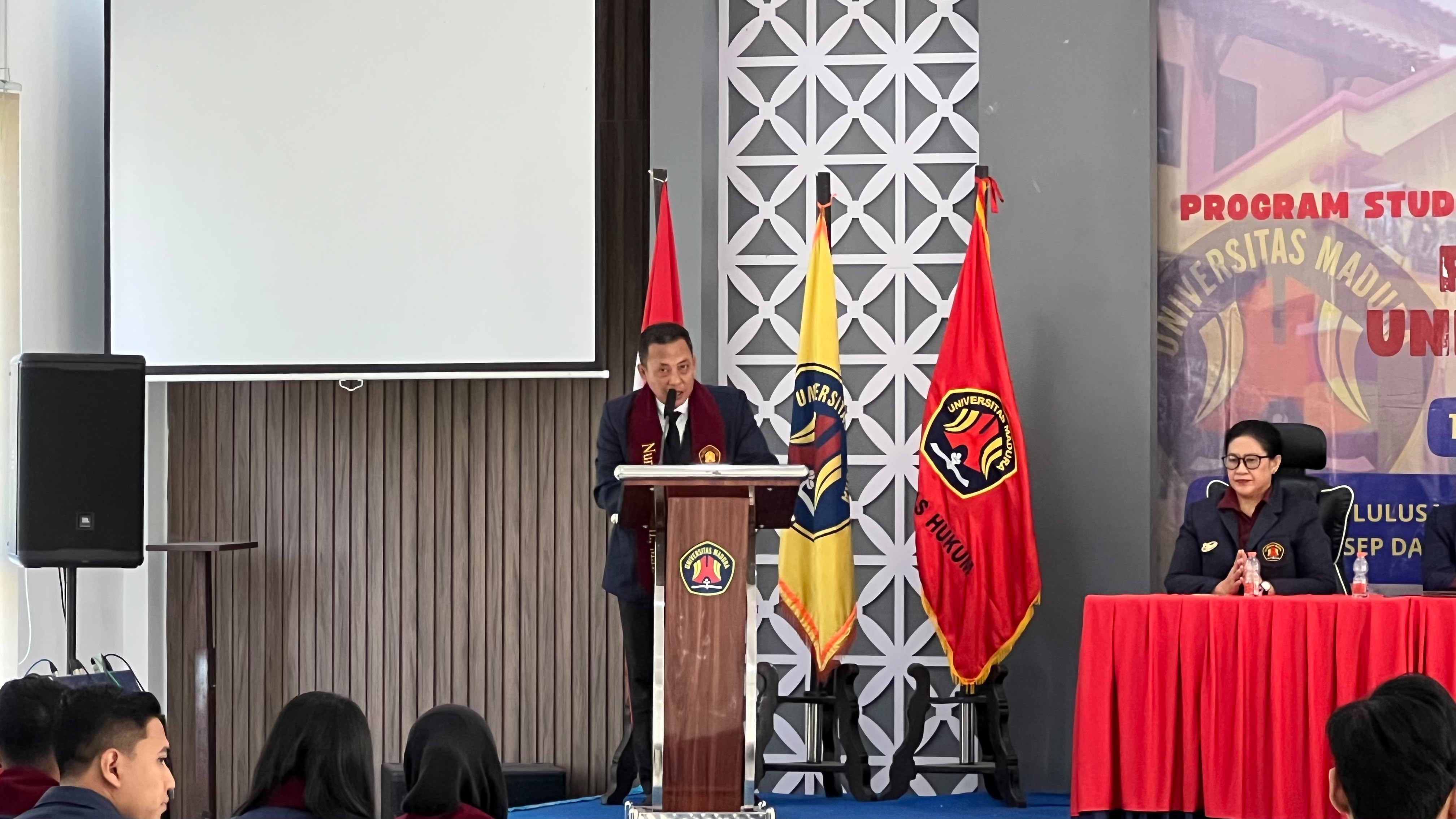 Raih IPK Sempurna 4,00, Advokat Asal Sampang Jadi Lulusan Terbaik Magister Hukum Unira