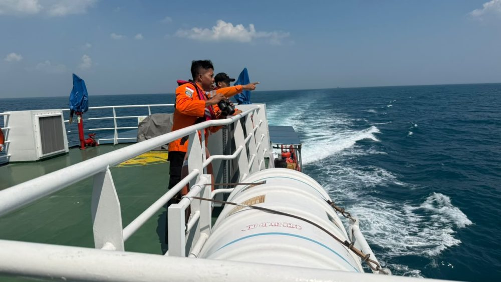 Penumpang KMP Mutiara Sentosa II Diduga Masih Hilang, Basarnas Sisir Laut Utara Madura