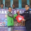 Peringati HUT ke-75 Humas Polri, Kasihumas Polres Pamekasan Gelar Bakti Sosial Bagikan Sembako kepada Komunitas Ojol