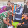 Tanggap Darurat Kekeringan, Khofifah Kirim 2 Truk Tangki Air Bersih ke Dusun Marang Sumenep